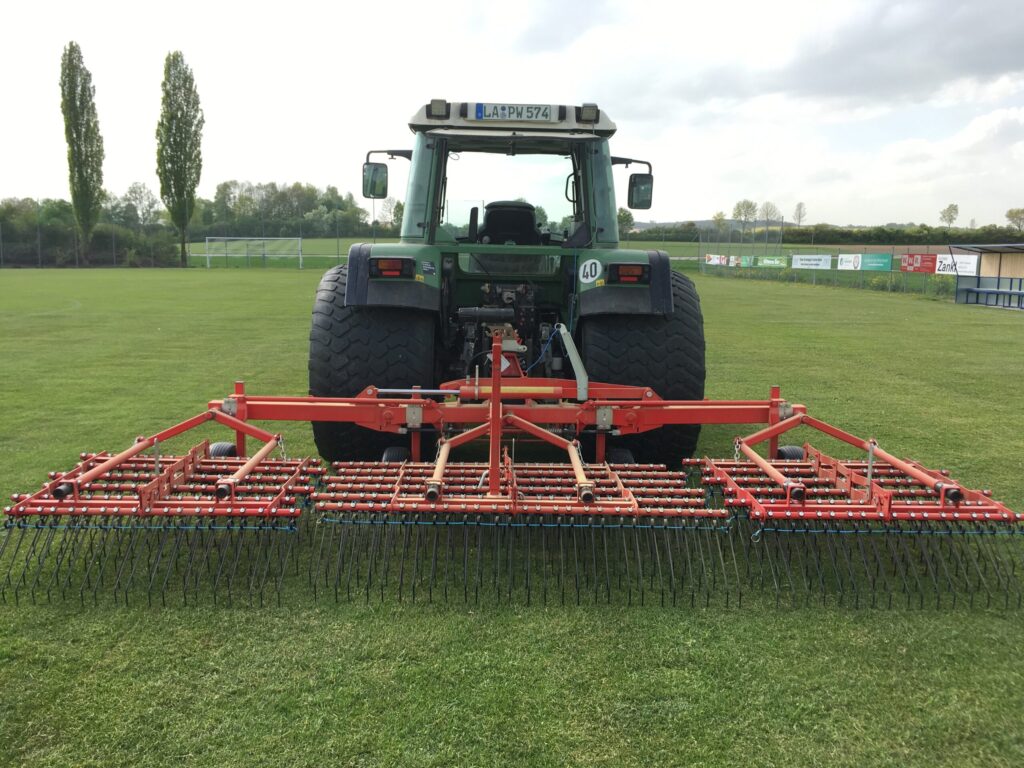 Golfplatz - Sportplatz Rasen Renovation