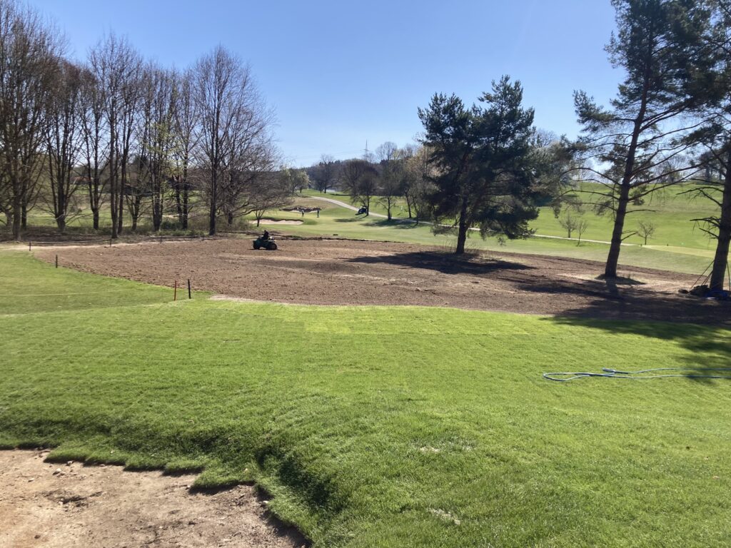 Golfplatz - Sportplatz Rasen Renovierung
