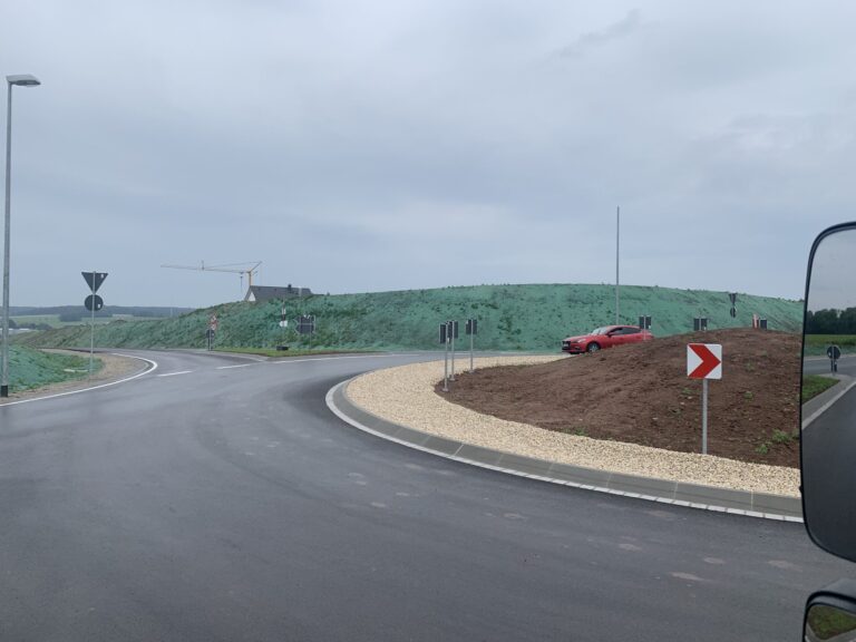 Böschungsbegrünung & Infrastruktur